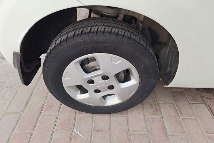 Used Roewe Clever 2021 302 km New Four-Seater Super-Efficient Version
