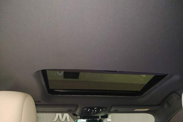 Used Toyota Granvia 2023 2.5L Hybrid Prestige PLUS Edition