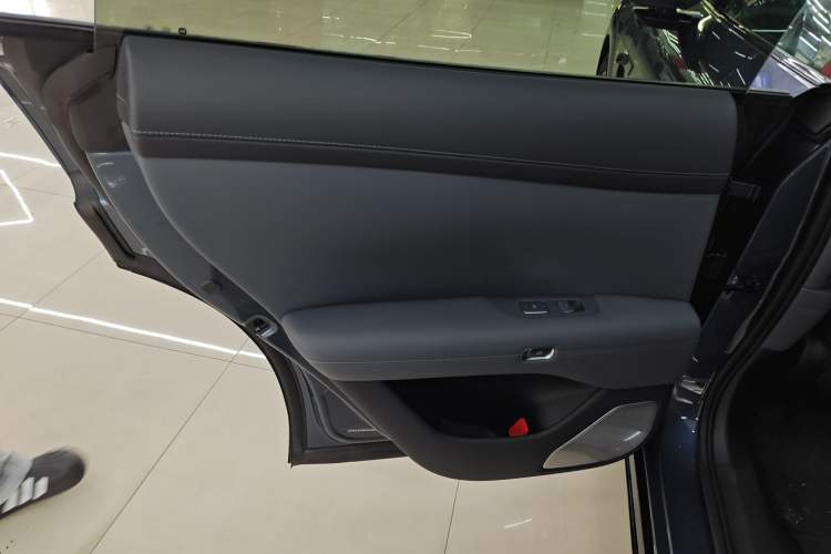 Used  YU7 2025 Ultra-Long Range All-Wheel Drive Pro Version
