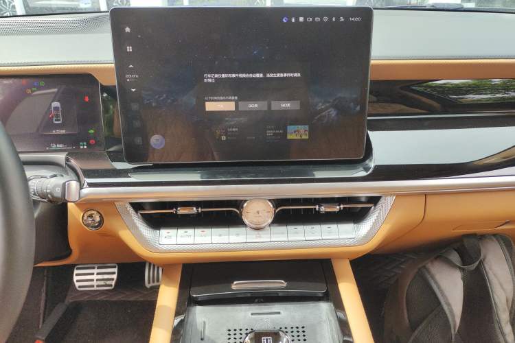 Used Tank 500 New Energy 2023 Hi4-T
