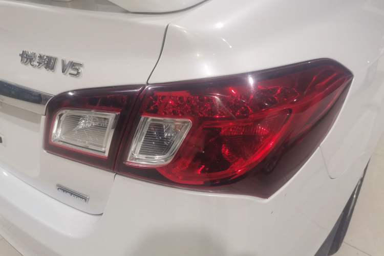 Used Changan Alsvin V5 2012 1.5L Manual Sport Version China IV Standard