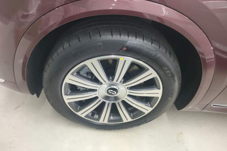 Used Hima AITO M8 2025 Extended-Range Max+ Version 53.4 kWh 5-Seater Edition
