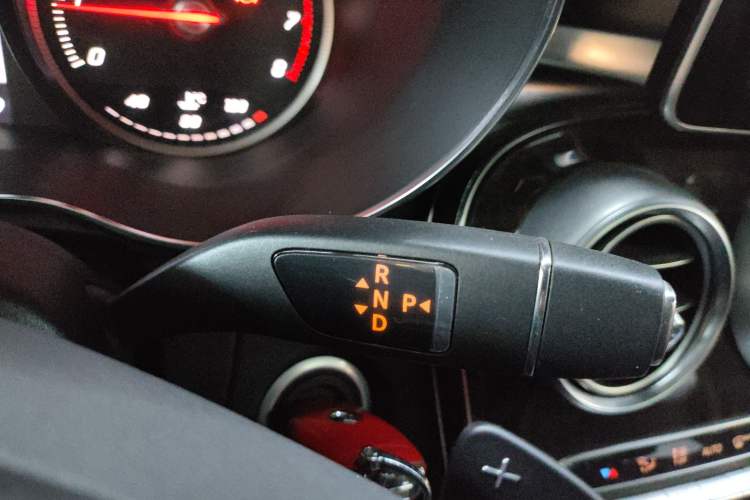 Used Mercedes-Benz GLC 2017 GLC 260 4MATIC Luxury Model