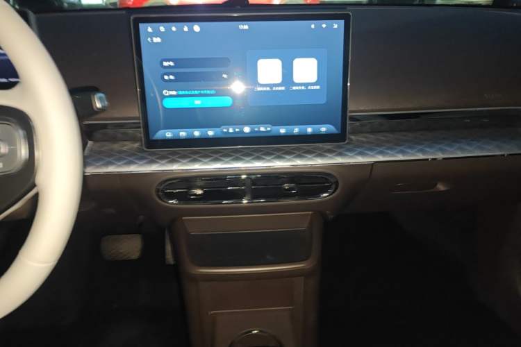 Used  3 2024 Charming Edition 405km Lite
