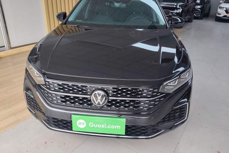 Used Volkswagen Passat 2024 380TSI Starry Luxury Edition
