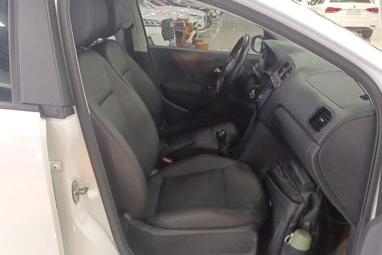 Used Volkswagen Polo 2016 1.4L Manual Fashion Model
