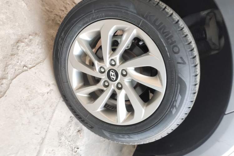 Used Hyundai Tucson 2015 1.6T Dual-Clutch Two-Wheel-Drive Smart Model
