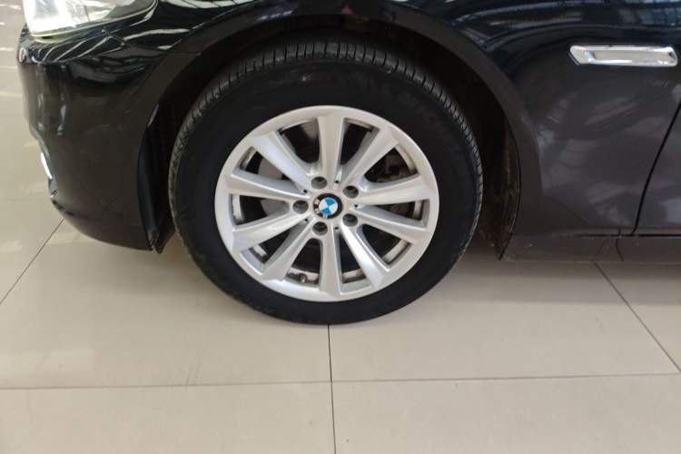 Used BMW 5 Series 2014 520Li Elegant Model
