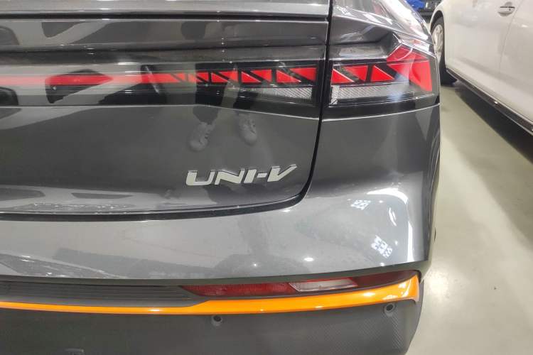 Used Changan UNI-V 2024 1.5T Prestige Sport Edition