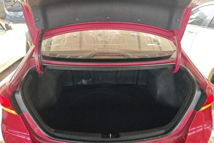 Used Hyundai Elantra 2018 1.6L Automatic 15th Anniversary Special Edition
