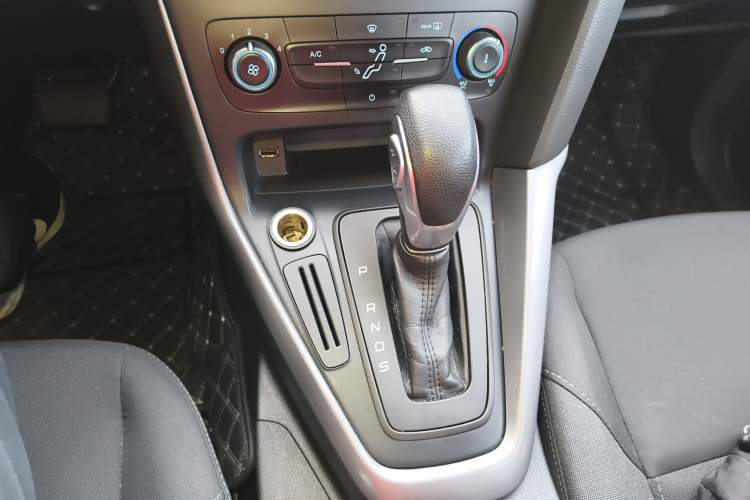 Used Ford Focus 2015 Hatchback 1.6L Automatic Comfort Model
