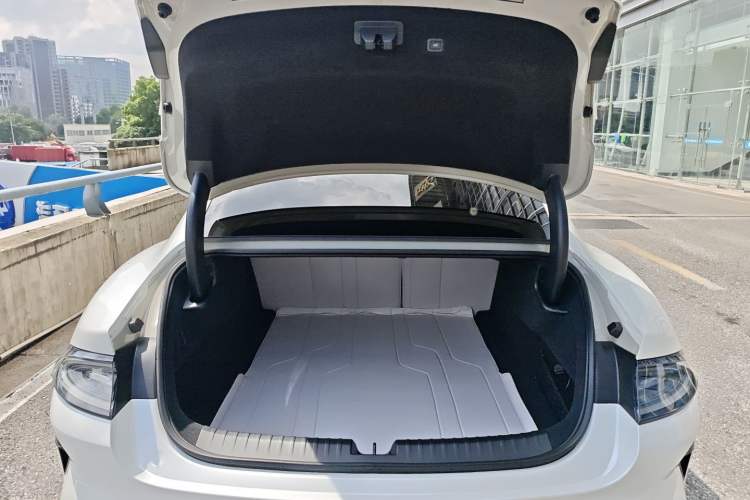 Used  SU7 2024 Four-Wheel Drive Ultra-Long Range Advanced Intelligent Driving Max Edition
