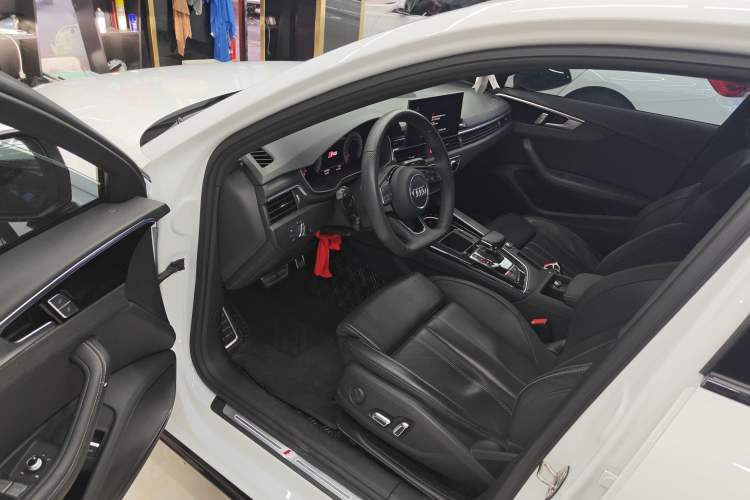 Used Audi A4L 2024 40 TFSI Luxury Dynamic Edition