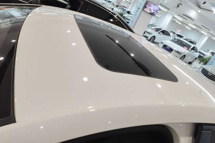 Used Chevrolet Cruze 2018 320 Automatic Pioneer Sunroof Edition
