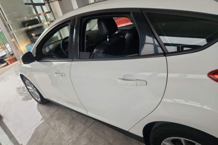 Used Ford Focus 2017 Hatchback 1.6L Automatic Fashion Edition Smart Drive Version