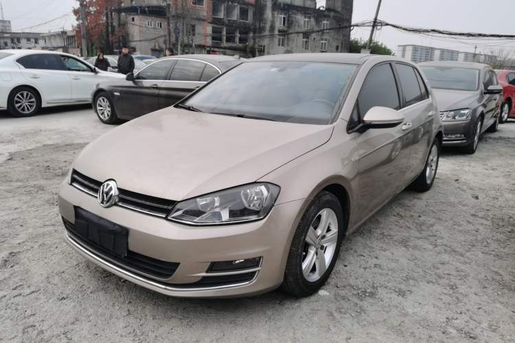 Used Volkswagen Golf 2015 1.4TSI Automatic Luxury Model
