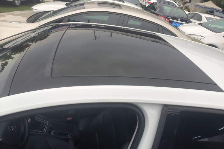 Used Volkswagen Golf 2016 230TSI Automatic Comfort Version
