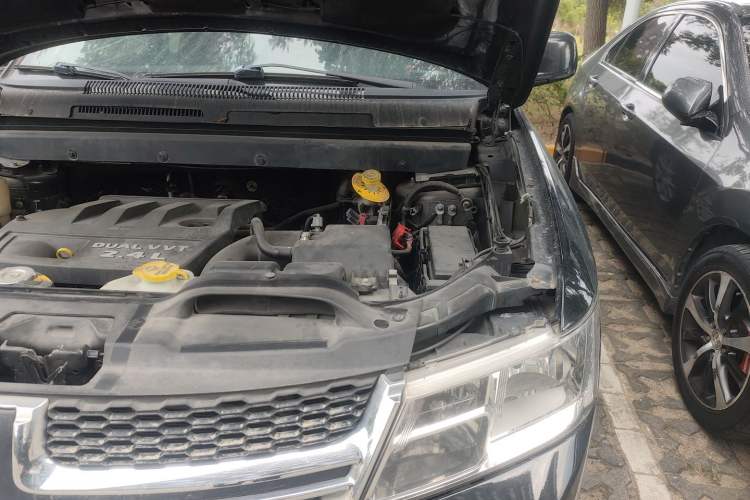 Used Dodge Journey 2013 2.4L Two-Wheel Drive Luxury Version
