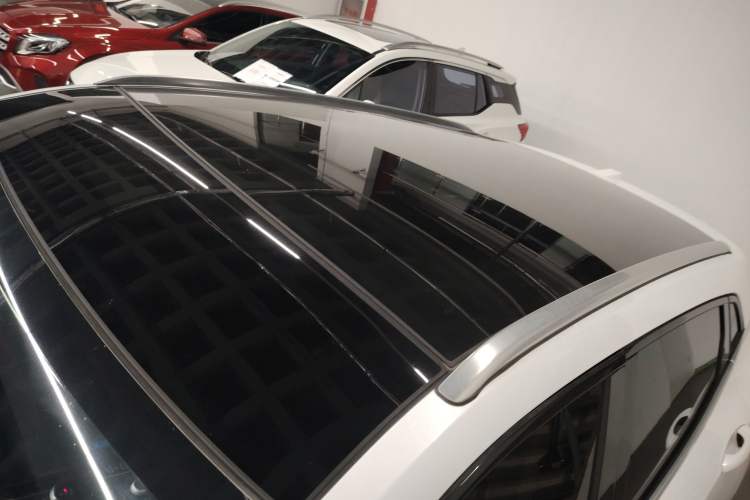 Used Wey VV5 2020 1.5T Two-Wheel Drive Color Pioneer
