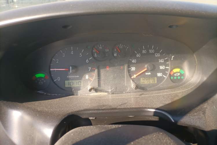 Used  Refine 2011 2.0L Shuttle Gasoline Comfort Edition HFC4GA3
