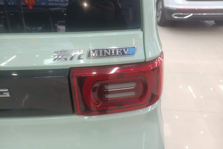 Used Wuling Hongguang MINIEV 2022 Macaron Fashion Model Lithium Iron Phosphate

