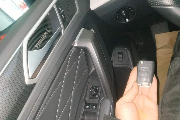 Used Volkswagen Tiguan L 2024 300TSI Automatic Two-Wheel Drive Smart Edition