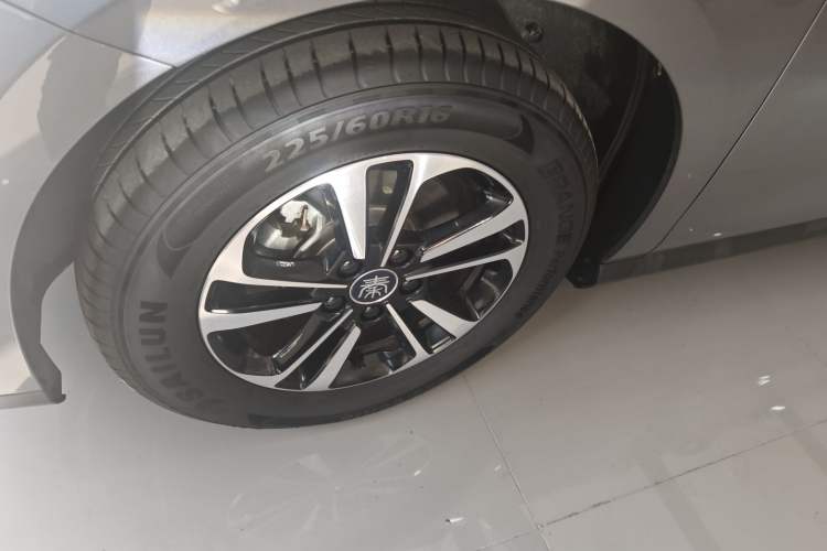 Used BYD Qin PLUS 2025 DM-i Smart Drive 120KM Superior Model
