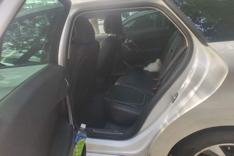 Used  5 2013 1.6T Elegant Edition THP200