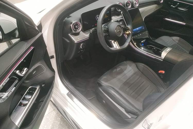 Used Mercedes-Benz C-Class 2024 Second Facelift C 260 L Sport Edition
