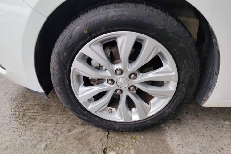 Used Buick GT 2018 15T Dual-Clutch Elite Model China V Standard
