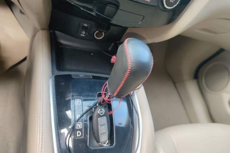 Used Nissan X-Trail 2014 2.0L CVT Fashion Edition 2WD
