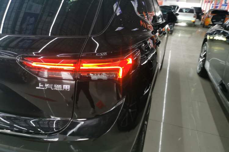 Used Buick Envision 2022 Facelift Encore S 652T Two-Wheel-Drive Luxury Model
