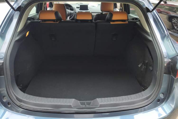 Used Mazda Mazda 3 Axela 2014 Hatchback 1.5L Automatic Luxury Model
