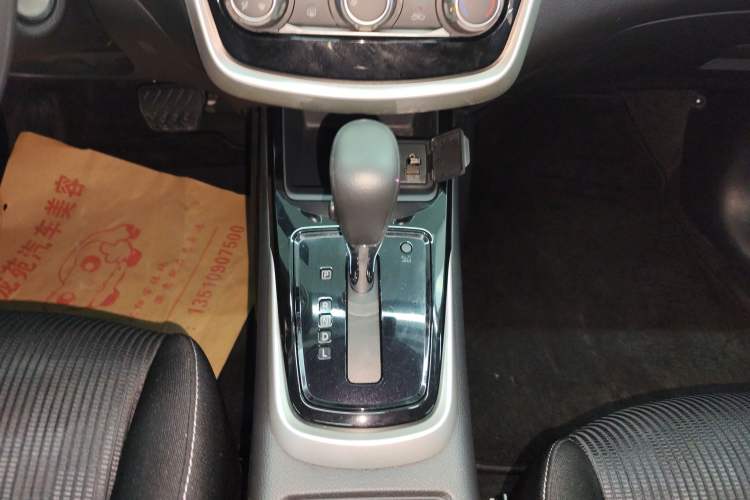 Used Nissan Tiida 2016 1.6L CVT Cool Dynamic Edition
