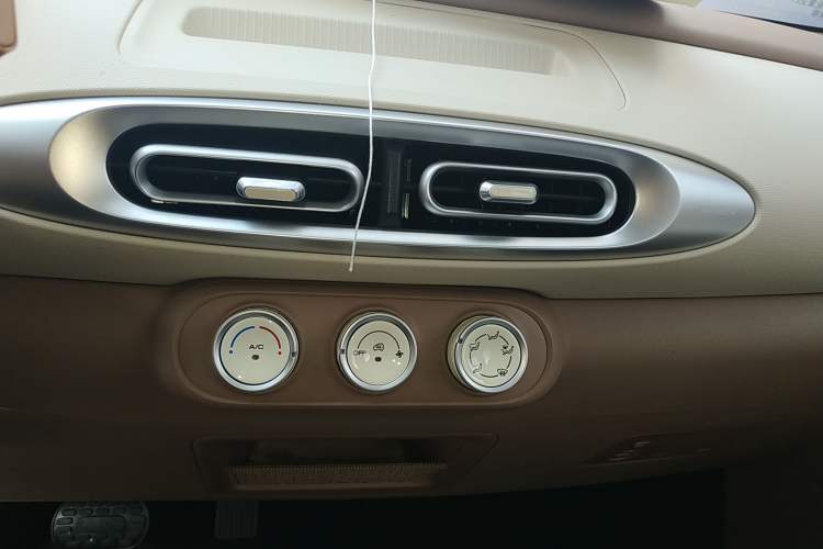 Used Wuling Hongguang MINIEV 2025 Four-Door Version Advanced Edition
