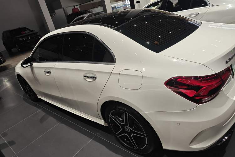 Used Mercedes-Benz A-Class 2021 A 200 L Sport Sedan Fashion Model
