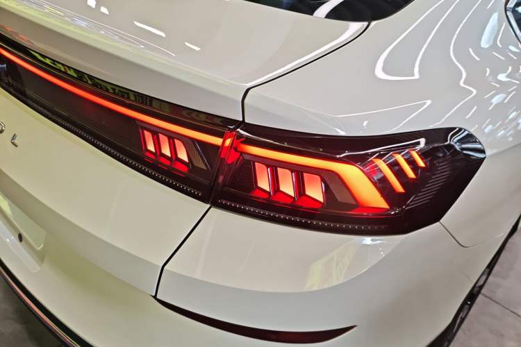 Used Volkswagen Lamando 2024 Lavida L 280TSI DSG Cool & Spicy Edition