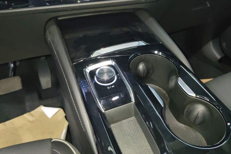 Used Buick Envision 2024 Encore Plus 28T Two-Wheel Drive Luxury Edition
