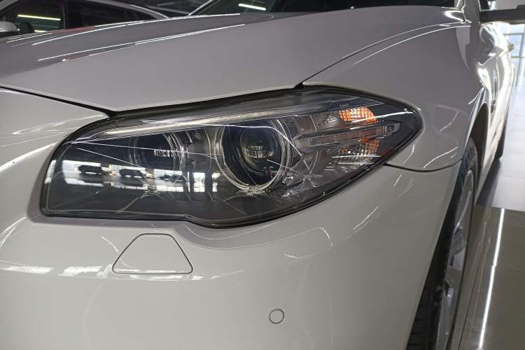 Used BMW 5 Series 2014 520i Elegant Edition
