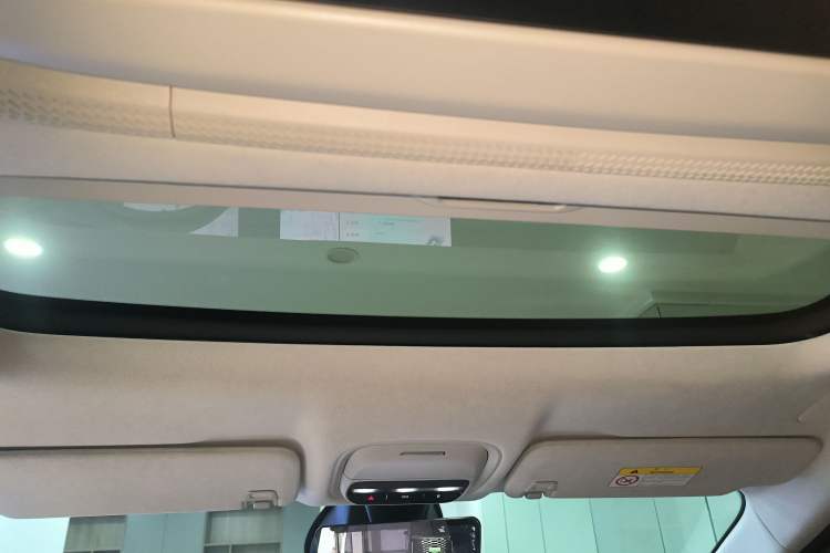 Used XPeng X9 2024 702 Ultra-Long Range Max
