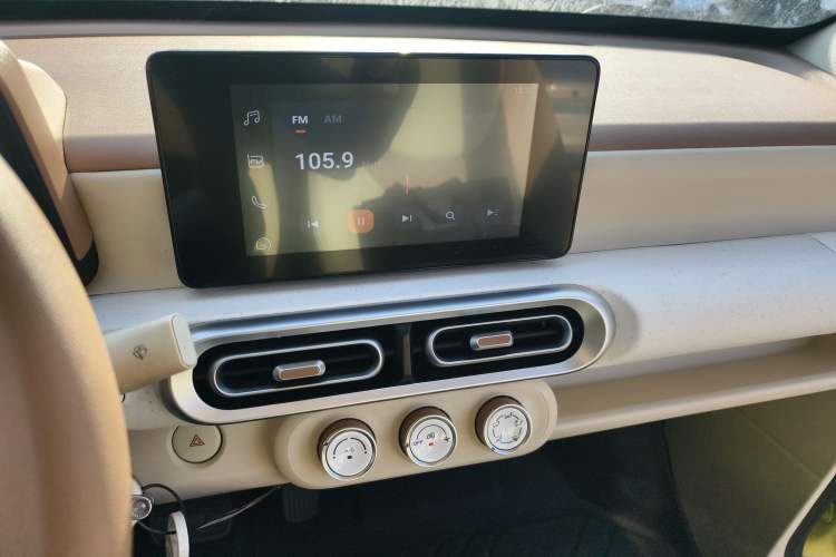 Used Wuling Hongguang MINIEV 2024 3rd Generation 215km Advanced Version
