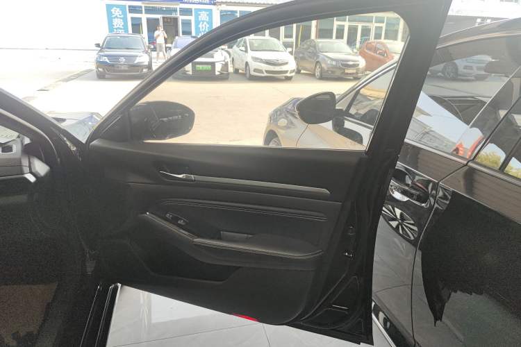 Used Nissan Teana 2019 2.0L XL Upper SmartDrive Version
