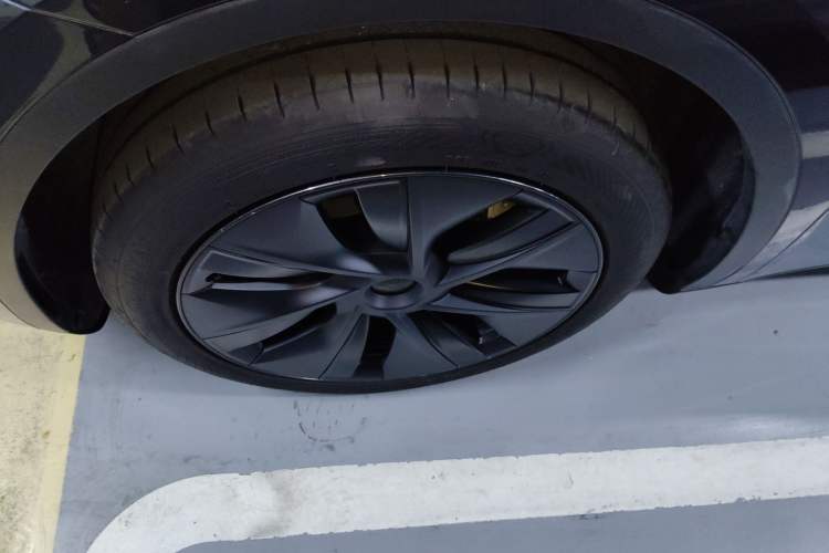 Used Tesla Model Y 2024 Rear-Wheel-Drive Version
