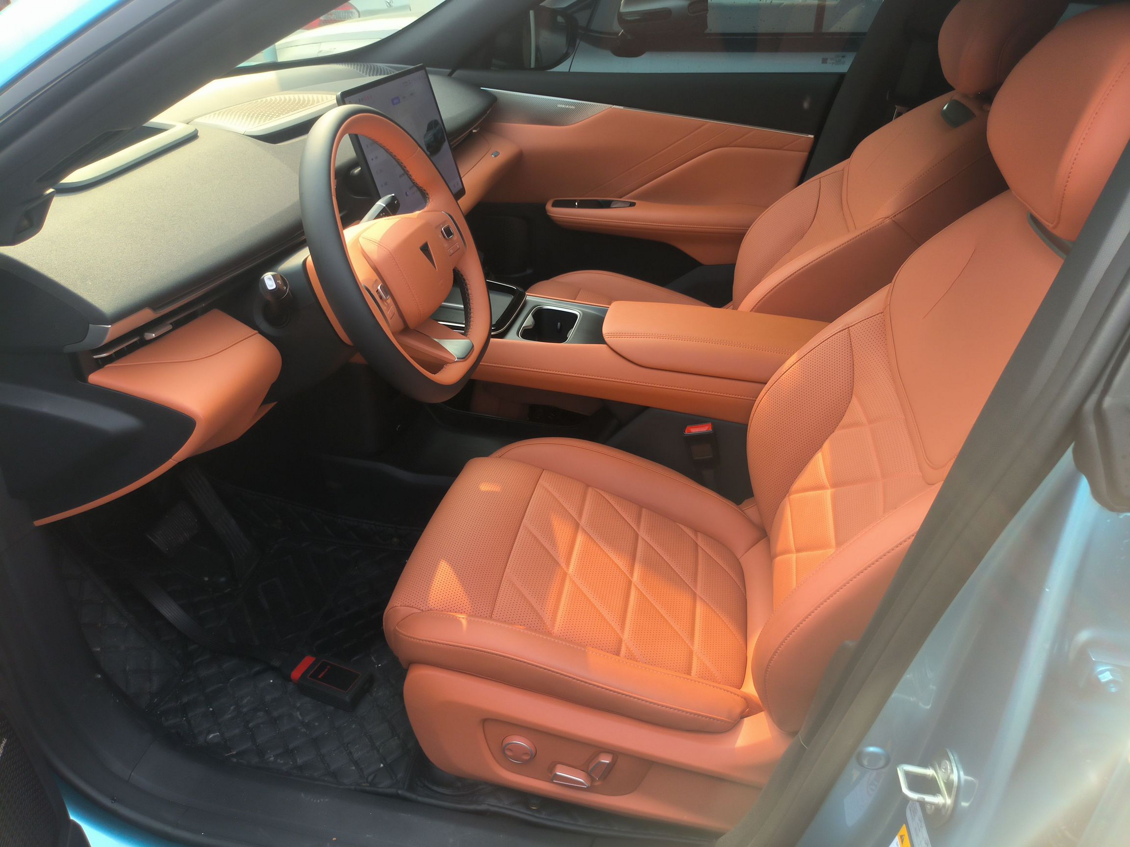 Переднее сиденье в автомобиле