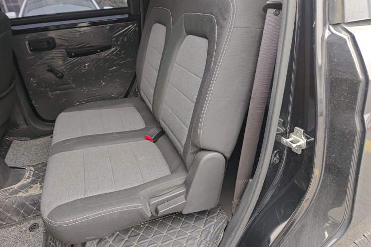 Used Wuling Hongguang PLUS 2020 1.5L Manual Standard Edition 7-Seater
