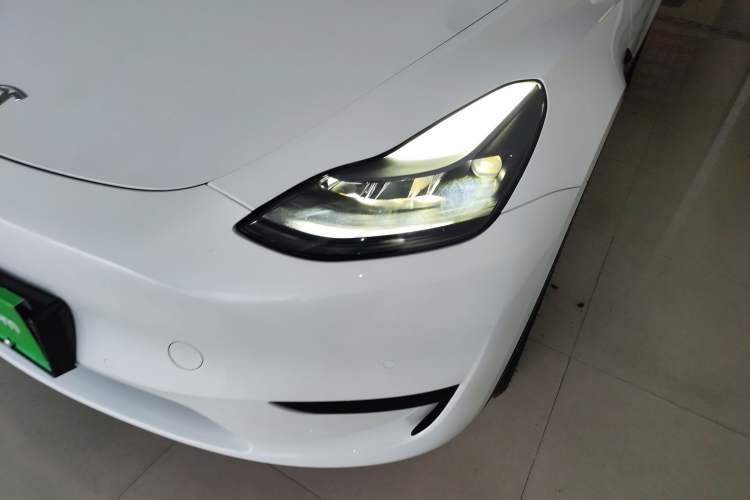 Used Tesla Model Y 2023 Rear-Wheel-Drive Version

