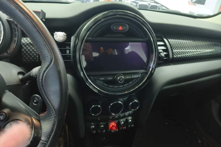 Used  MINI 2018 2.0T COOPER S Classic Edition Five-Door Version
