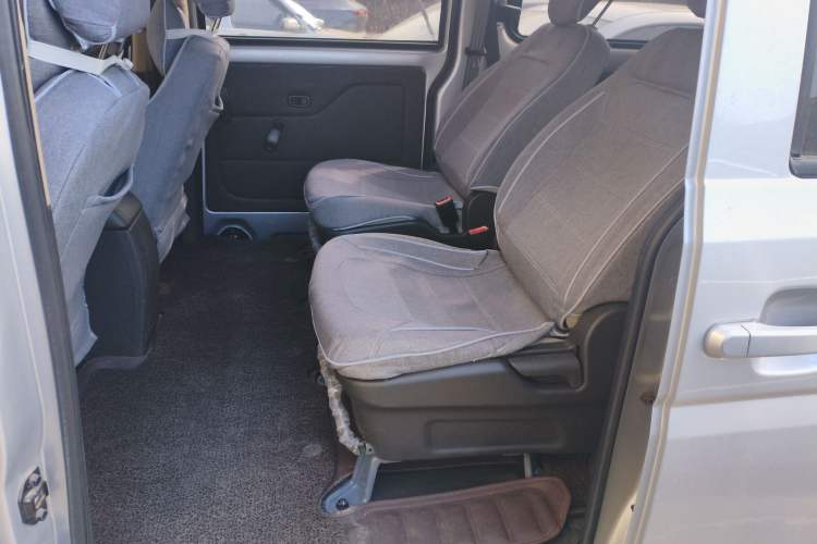 Used Wuling Rongguang V 2018 1.5L Standard Version