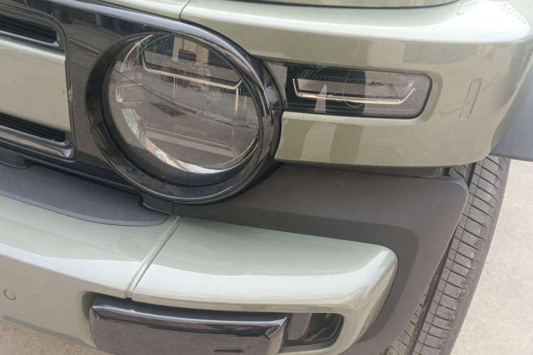 Used  V23 2025 401 Two-Wheel Drive Advanced Edition