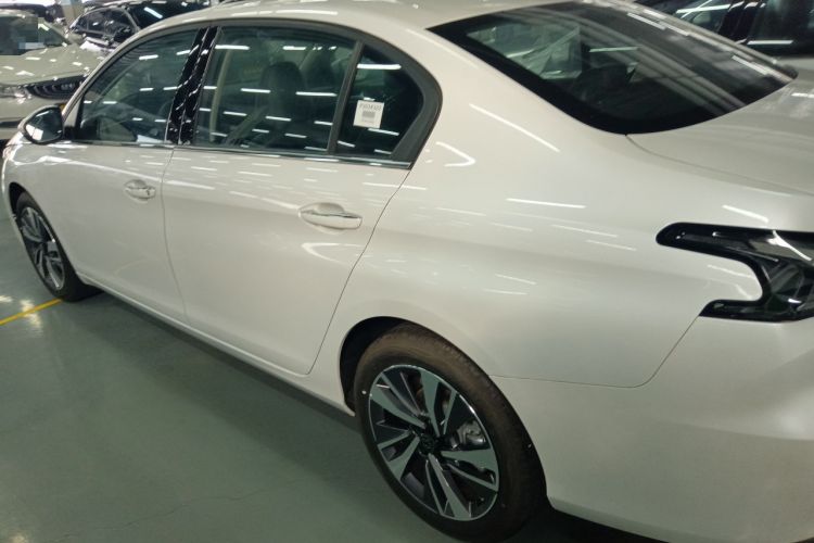 Used Peugeot 408 2022 1.6T Light-Chasing Edition
